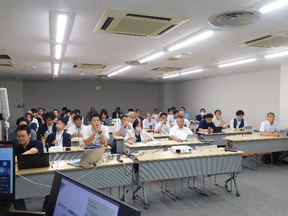 技術報告会の様子